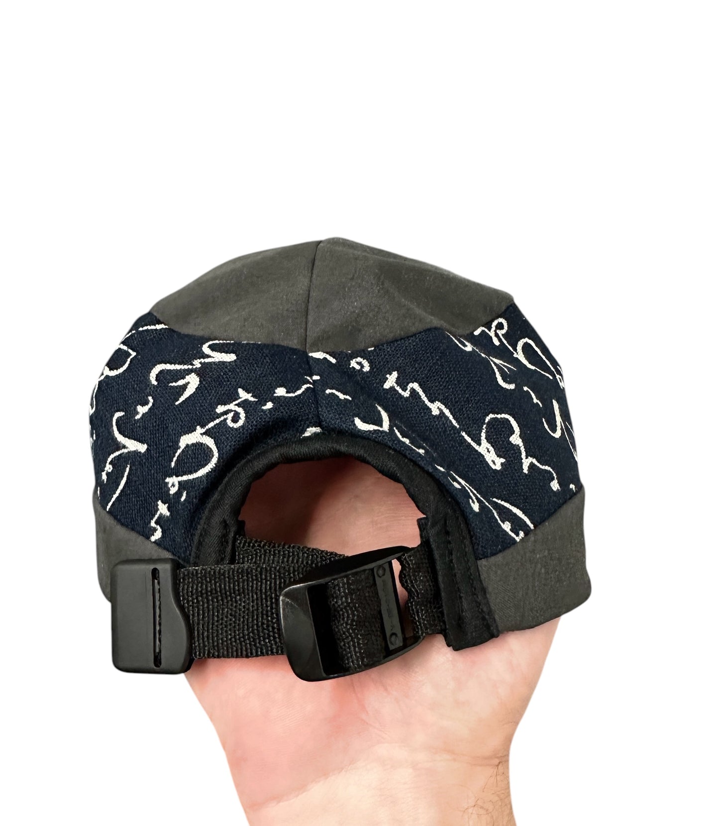 Spiro cap, tabi brim Japanese calligraphy