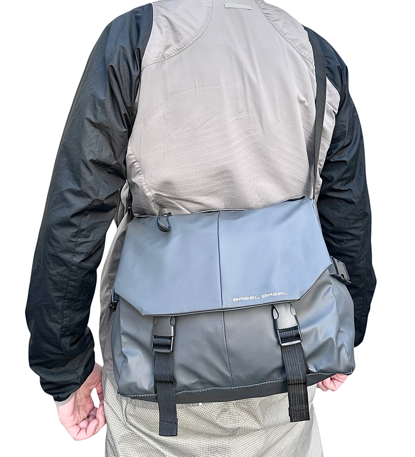 *Graphite messenger crossbody