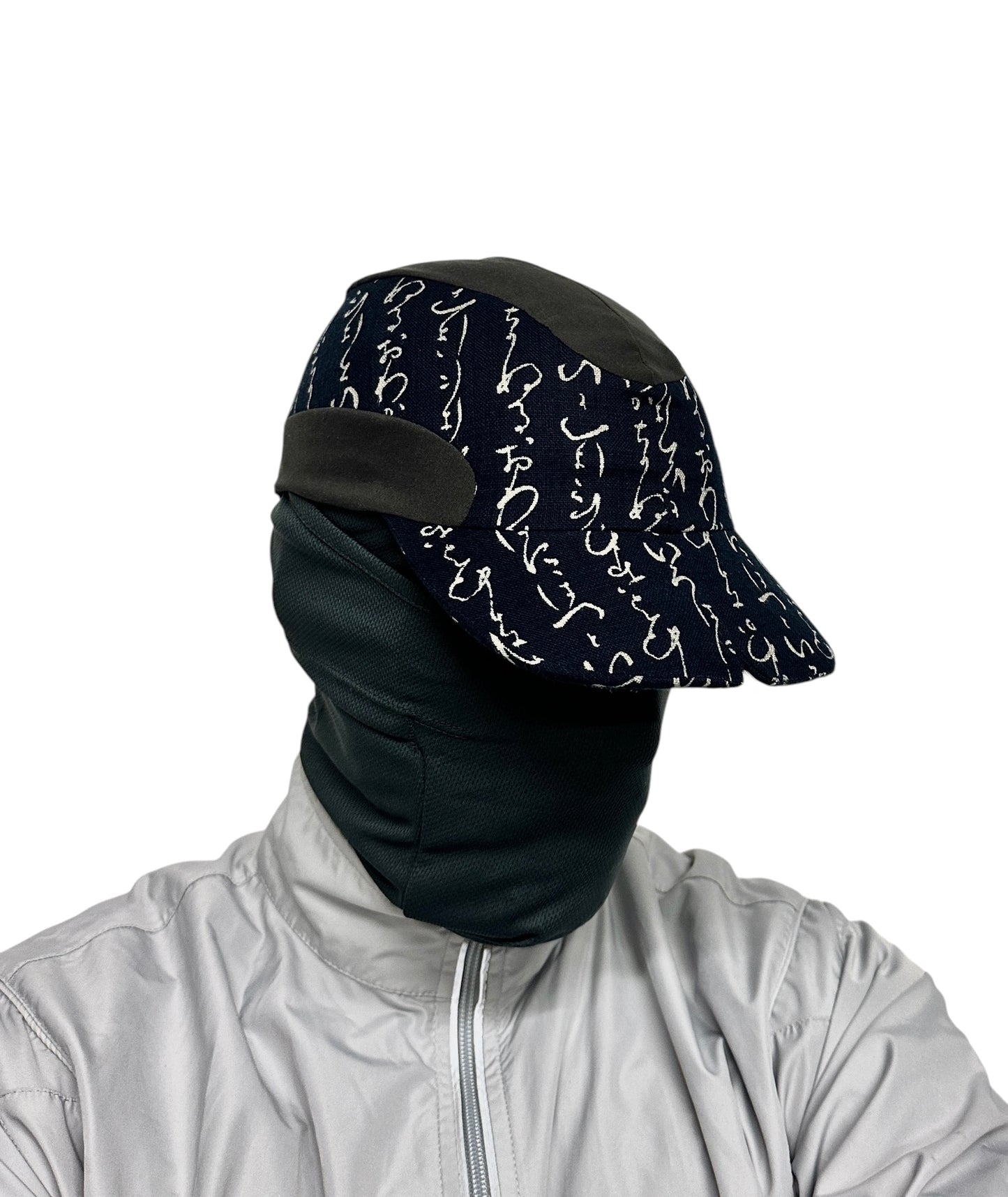 Spiro cap, tabi brim Japanese calligraphy