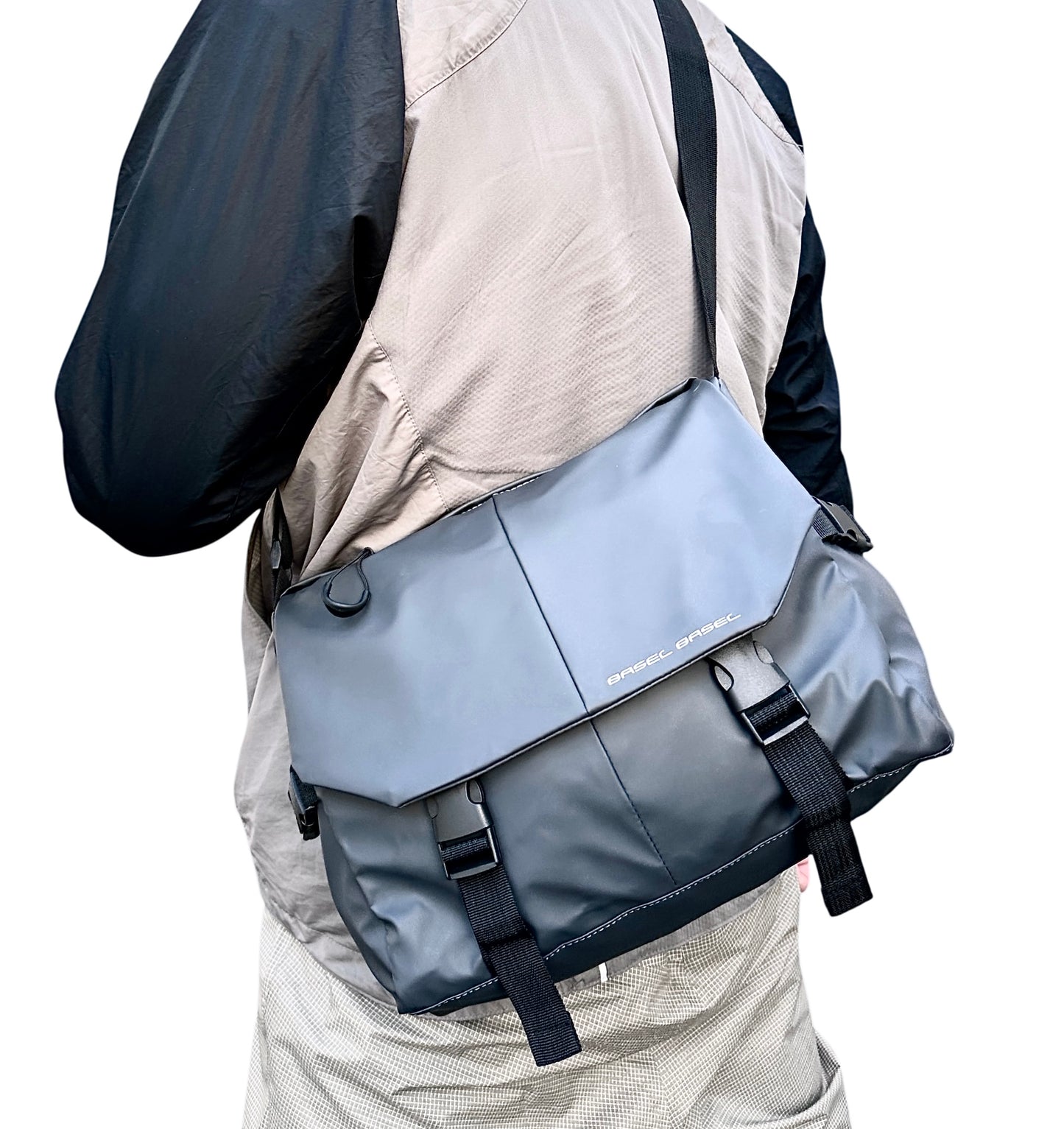 *Graphite messenger crossbody